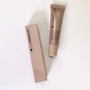 OLEHENRIKSEN Pout Preserve Hydrating Peptide Lip Treatment Crème Brûlée Glimmer